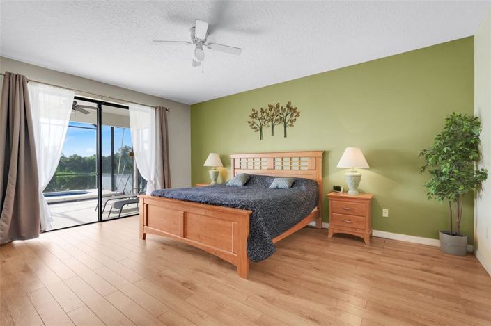 Image No.24-5 Bed House for sale