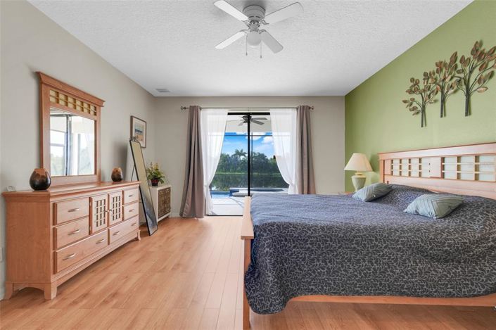 Image No.25-5 Bed House for sale