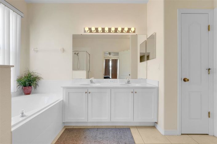 Image No.27-5 Bed House for sale