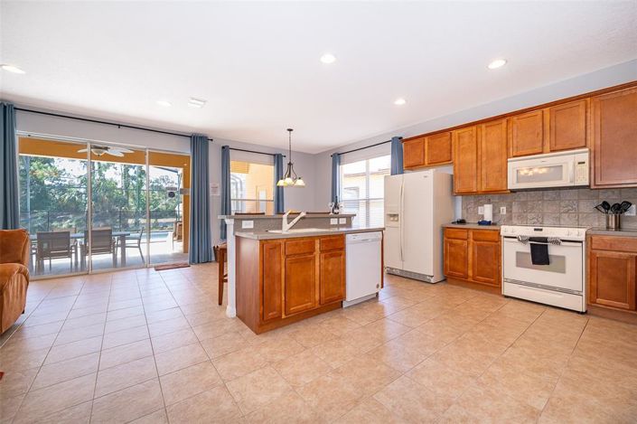 Image No.14-5 Bed House for sale