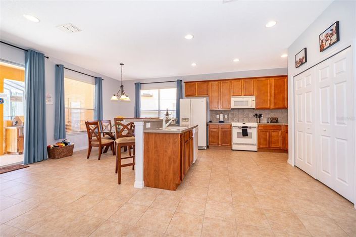 Image No.15-5 Bed House for sale