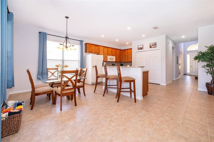 Image No.17-5 Bed House for sale