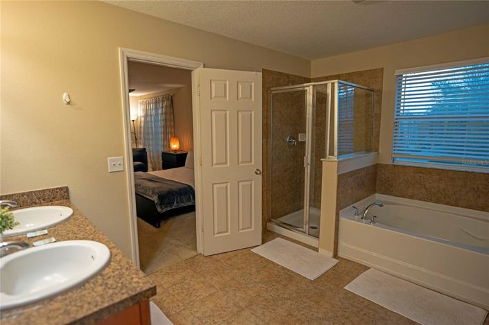 Image No.10-4 Bed House for sale