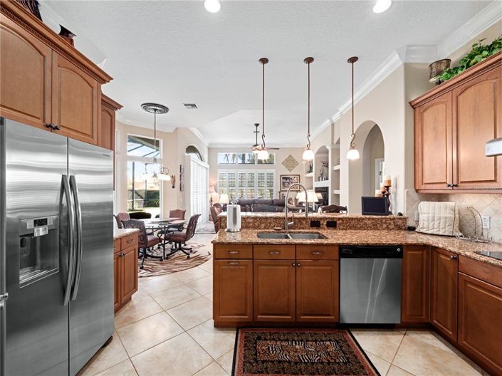 Image No.11-5 Bed House for sale