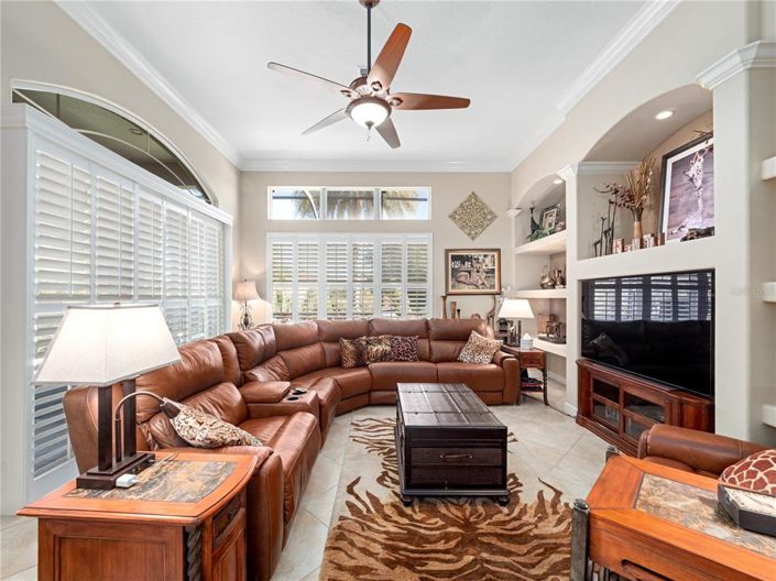 Image No.17-5 Bed House for sale