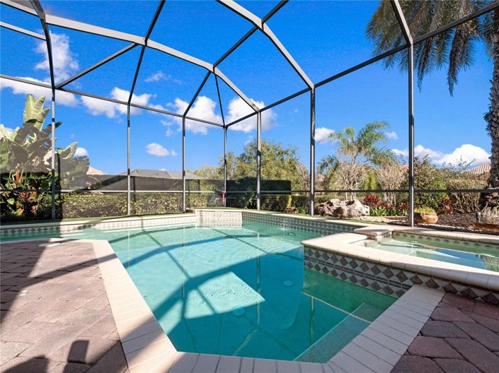 Image No.2-5 Bed House for sale