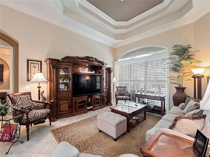 Image No.5-5 Bed House for sale