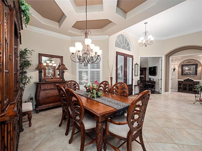 Image No.8-5 Bed House for sale