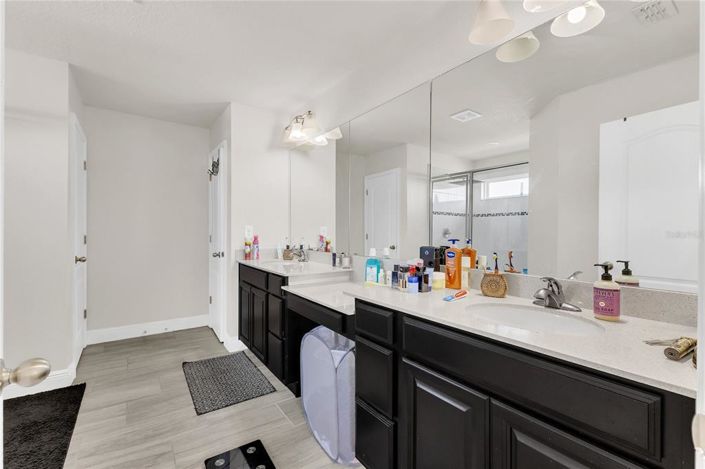 Image No.12-5 Bed House for sale