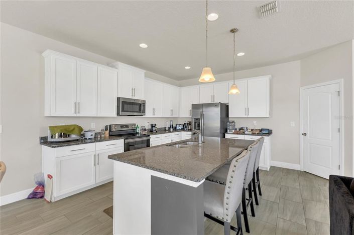 Image No.7-5 Bed House for sale