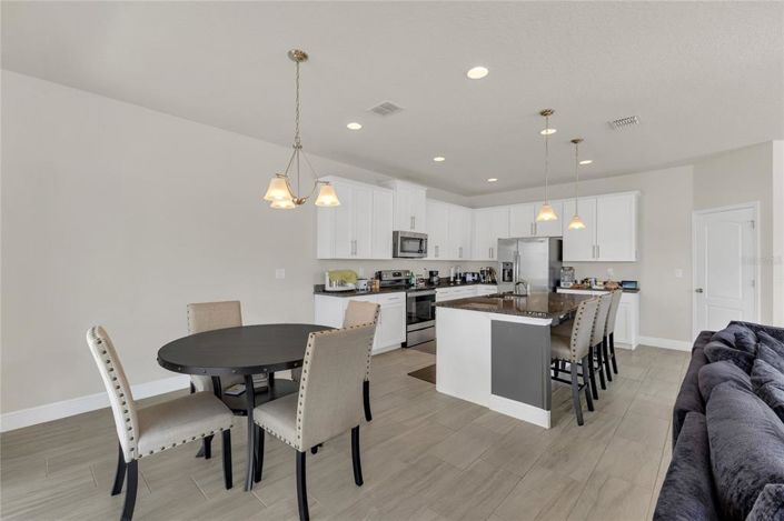 Image No.8-5 Bed House for sale