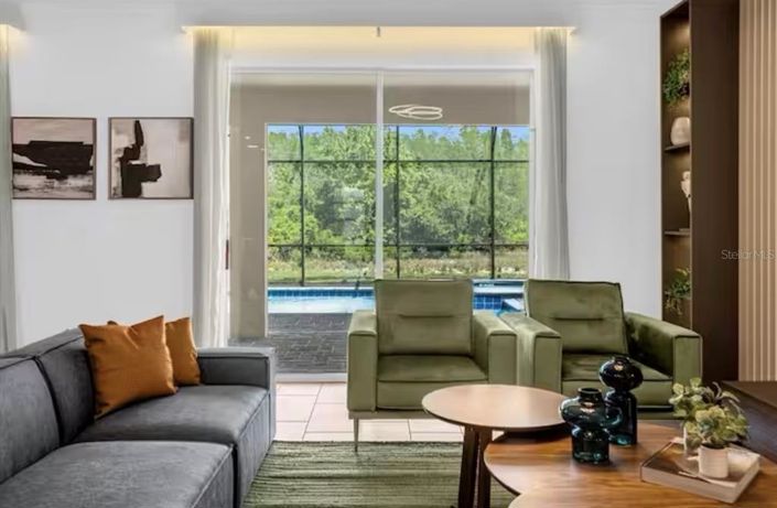 Image No.10-8 Bed House for sale