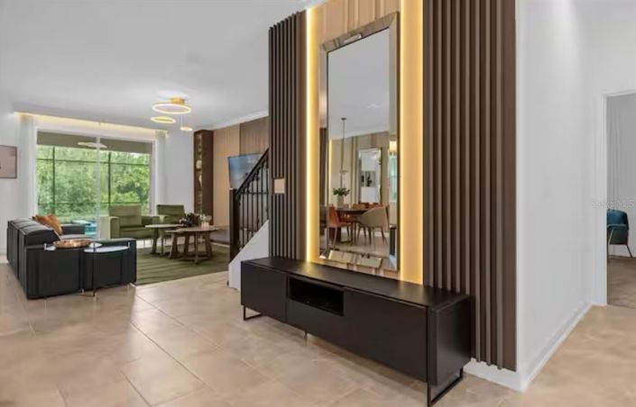 Image No.11-8 Bed House for sale