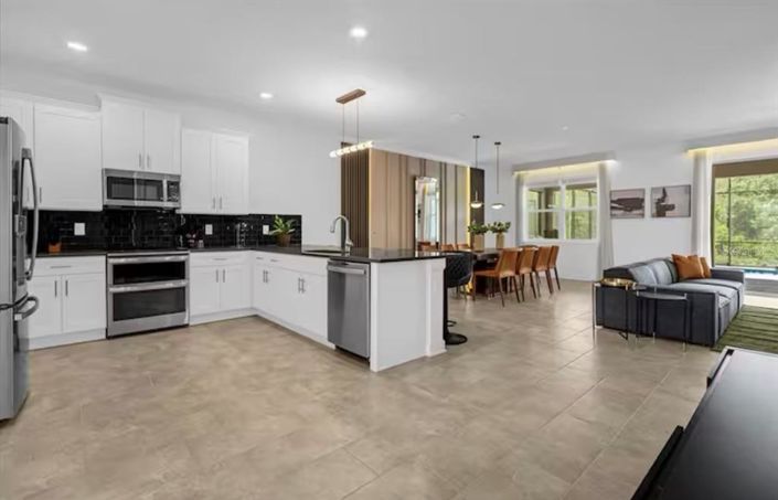 Image No.14-8 Bed House for sale