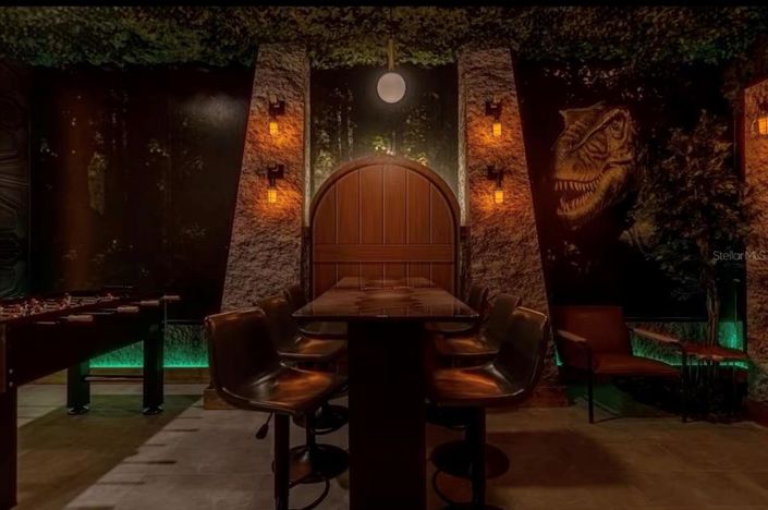 Image No.28-8 Bed House for sale