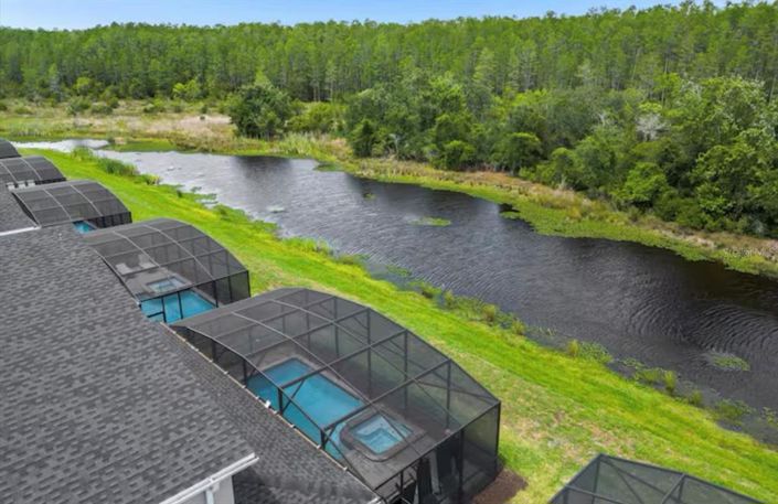 Image No.5-8 Bed House for sale