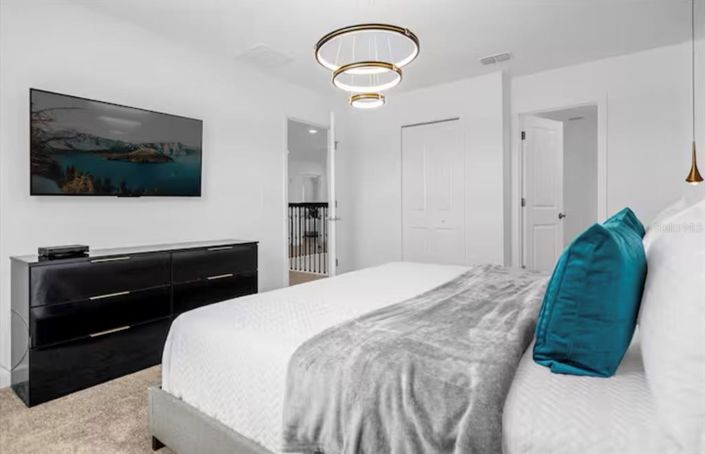 Image No.52-8 Bed House for sale