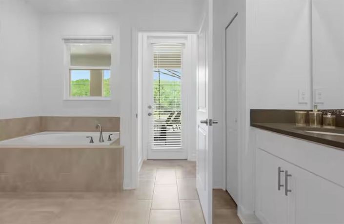 Image No.55-8 Bed House for sale