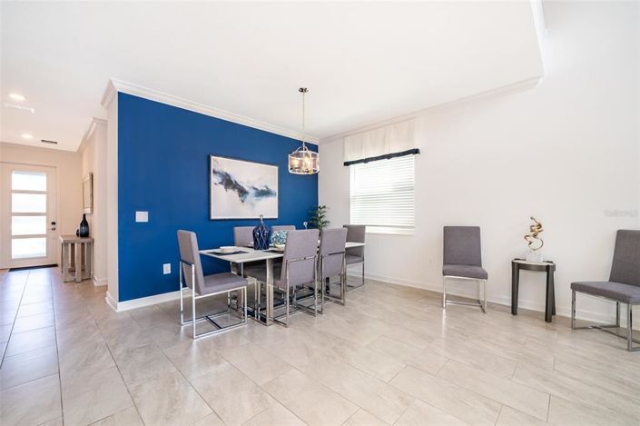 Image No.8-5 Bed House for sale