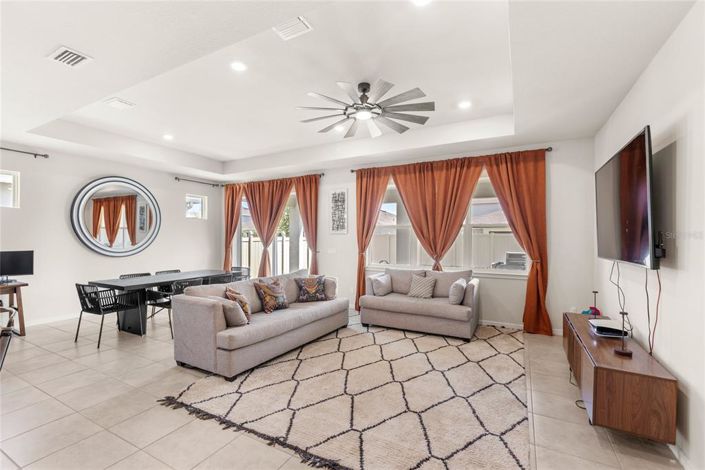 Image No.10-3 Bed House for sale