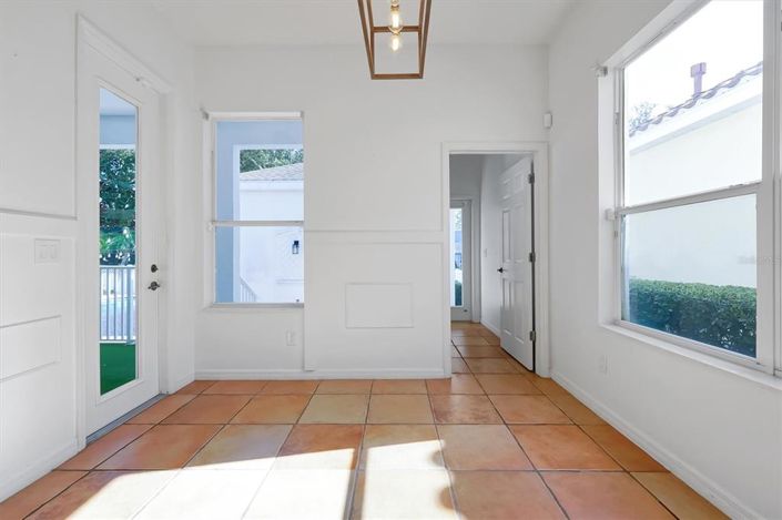 Image No.14-5 Bed House for sale