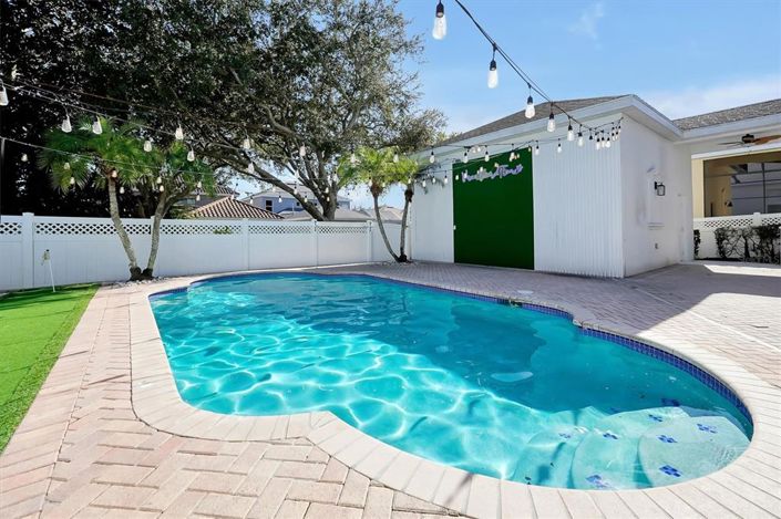 Image No.24-5 Bed House for sale