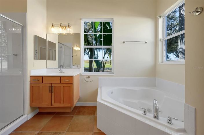 Image No.30-5 Bed House for sale