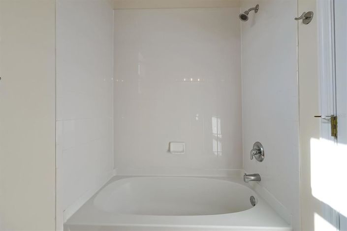 Image No.39-5 Bed House for sale