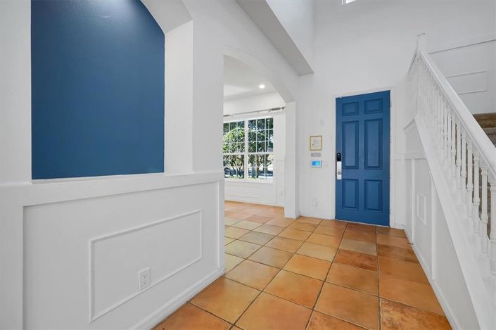 Image No.6-5 Bed House for sale