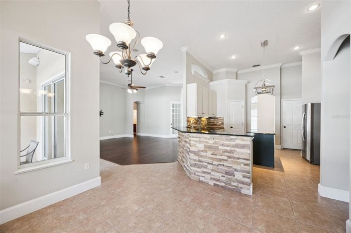 Image No.11-4 Bed House for sale