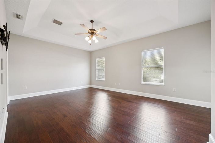 Image No.19-4 Bed House for sale