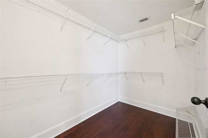 Image No.23-4 Bed House for sale