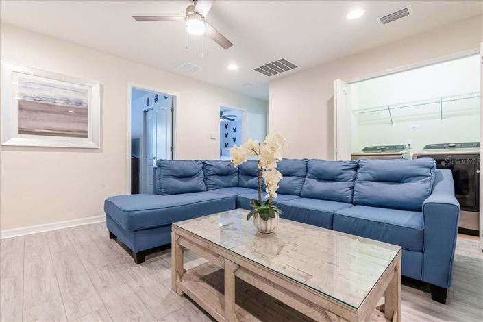 Image No.17-4 Bed Townhouse for sale