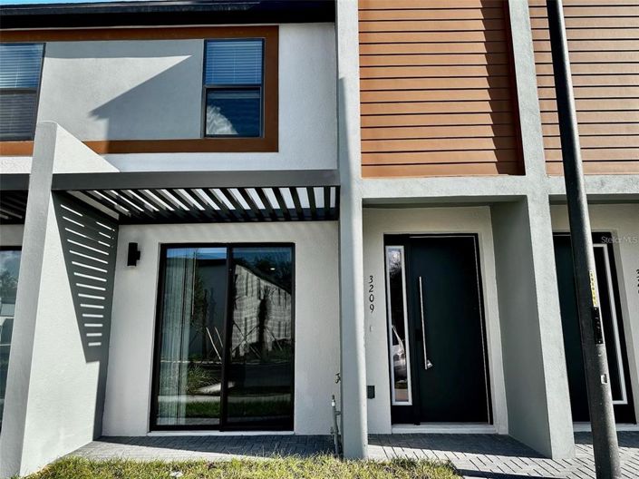 Image No.3-3 Bed Townhouse for sale