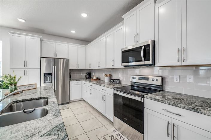 Image No.11-6 Bed Townhouse for sale