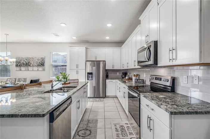 Image No.12-6 Bed Townhouse for sale