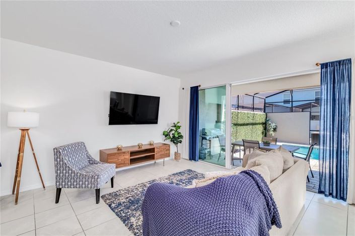 Image No.16-6 Bed Townhouse for sale