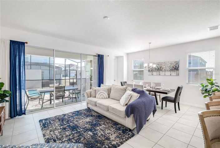 Image No.18-6 Bed Townhouse for sale