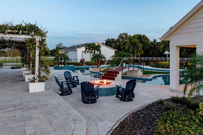 Image No.12-10 Bed House for sale