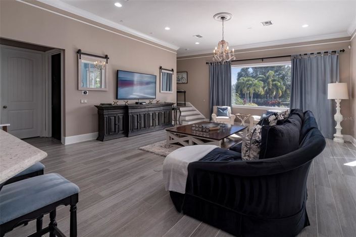 Image No.17-10 Bed House for sale