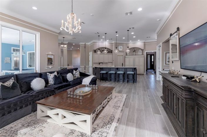 Image No.19-10 Bed House for sale