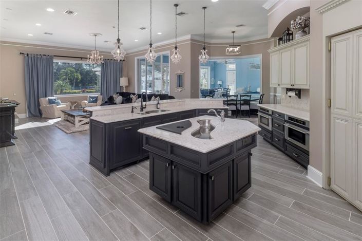 Image No.21-10 Bed House for sale