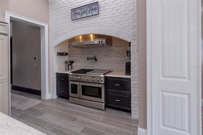 Image No.24-10 Bed House for sale