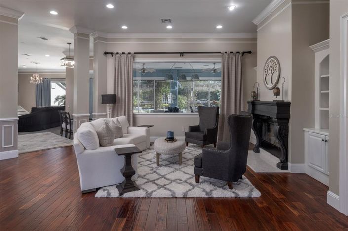 Image No.32-10 Bed House for sale