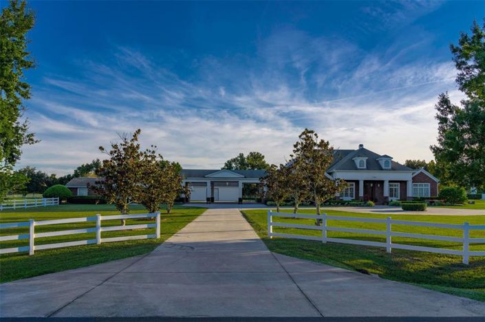 Image No.4-10 Bed House for sale