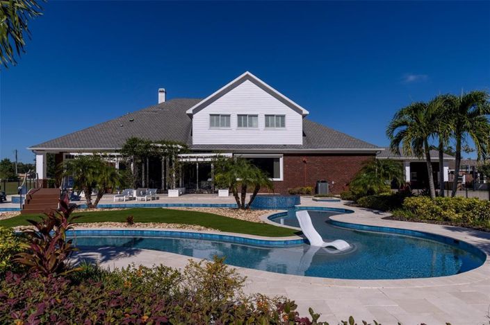 Image No.45-10 Bed House for sale