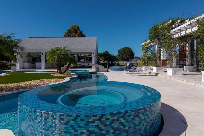 Image No.46-10 Bed House for sale