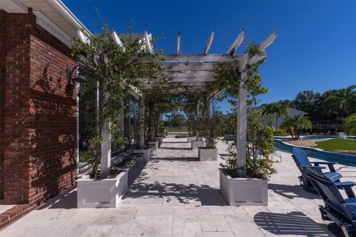 Image No.56-10 Bed House for sale