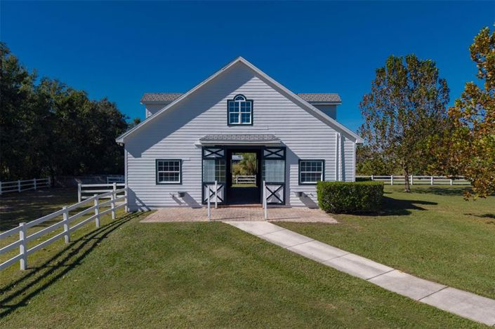 Image No.57-10 Bed House for sale