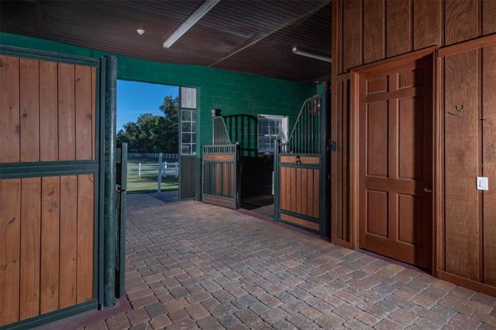 Image No.59-10 Bed House for sale